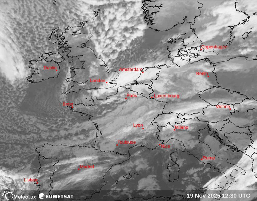 Wiedergabe von Satellitenbildern im Infrarotbereich