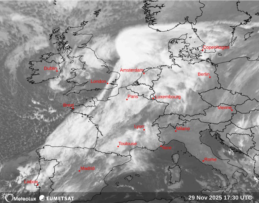 Wiedergabe von Satellitenbildern im Infrarotbereich