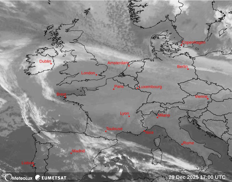 Wiedergabe von Satellitenbildern im Infrarotbereich