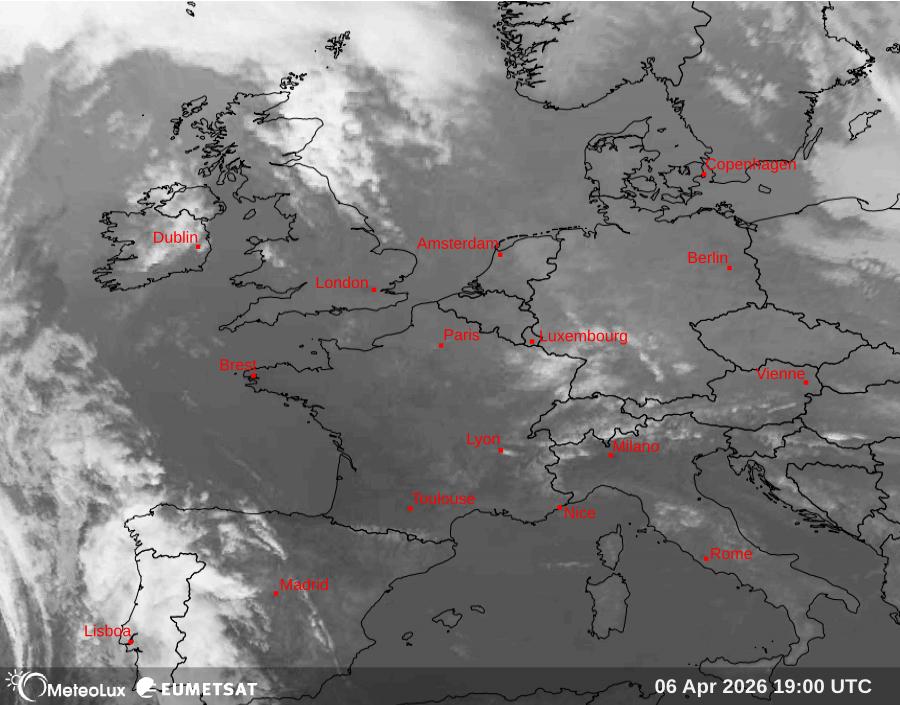 Wiedergabe von Satellitenbildern im Infrarotbereich